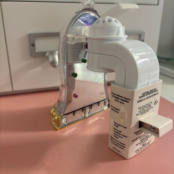 Bath & Body Works Disney Princess Wallflower Plug In Belle Rose nightlight NEW - Picture 6 of 9